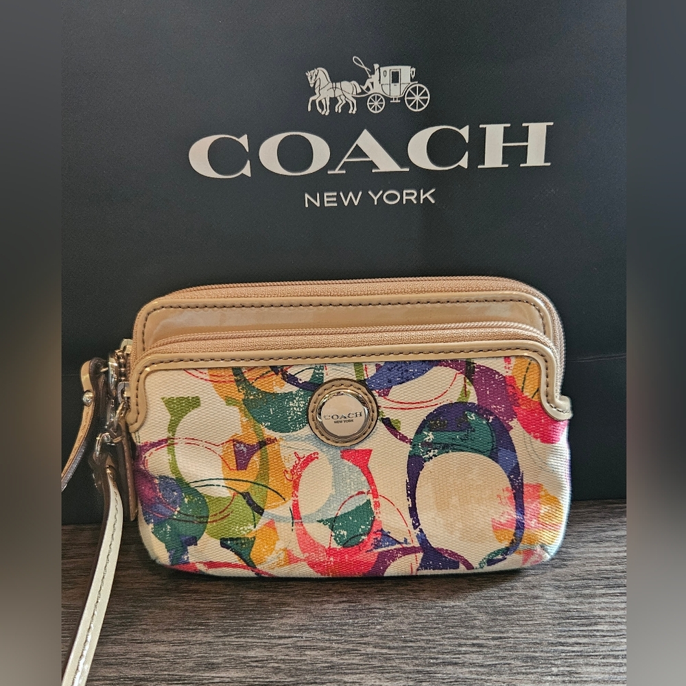 NEW! COACH WALLET/WRISTLET